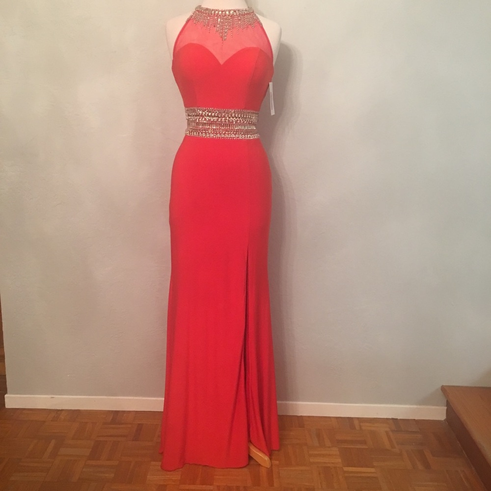 Beautiful High Neck Aspeed Gown